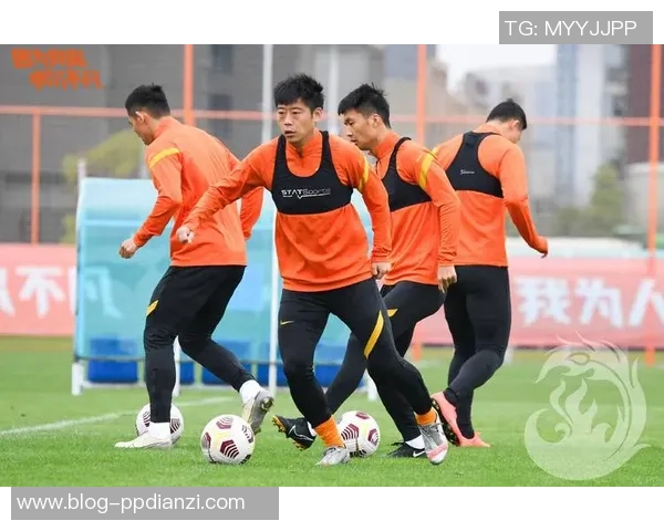 精彩纷呈的足球比赛评语分析与总结，展现球员表现与战术风采